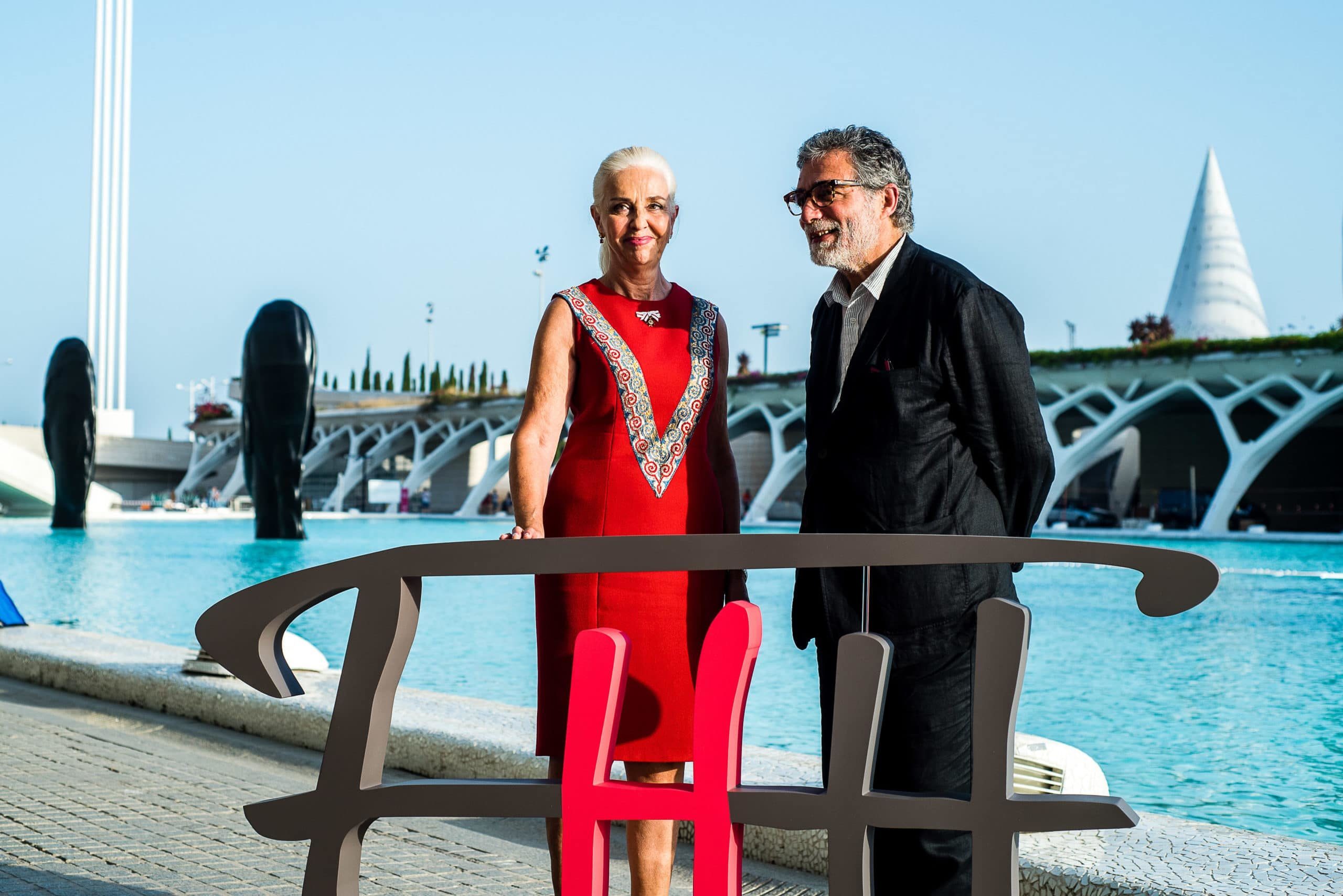 Hortensia Herrero inaugura la exposición de esculturas de Jaume Plensa